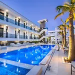 Ξενοδοχείο με διαμερίσματα Bareti Boutique Estate